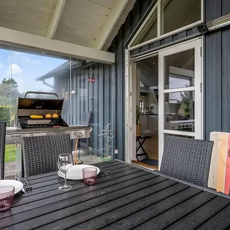 Bernice - 900m From The Sea By Interhome